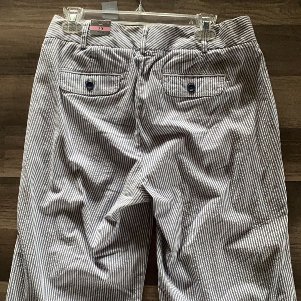 Clothes - Picture 2 of 3